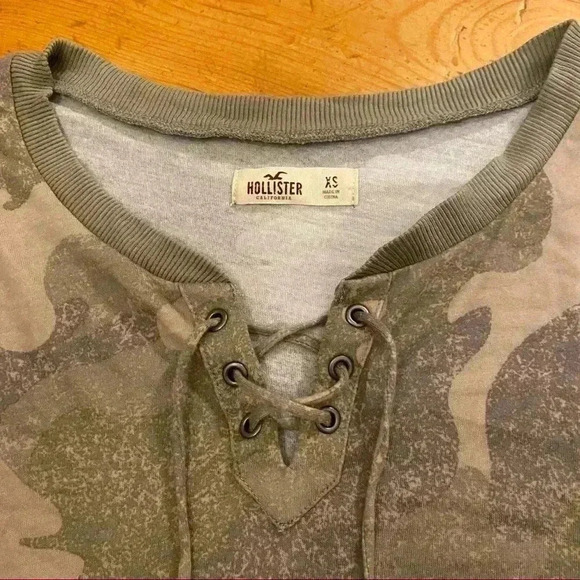 Hollister lace up Camouflage top - Picture 5 of 8